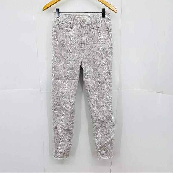 Aritzia Pants - Aritzia Denim Forum The Lola High Rise Skinny Crop Pants Snake 25